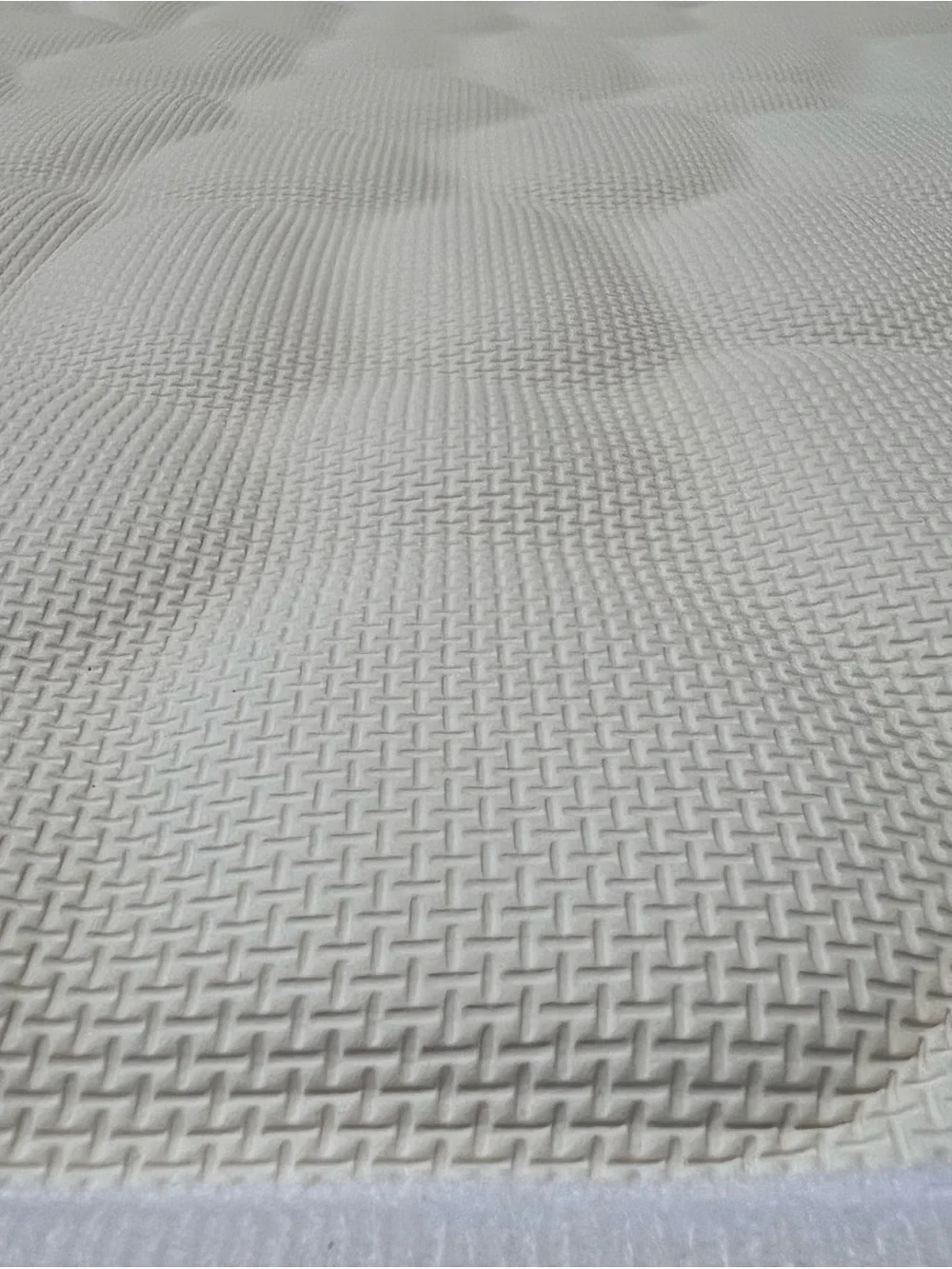 2 Luxury White Cobblestone Design Bath Mats with Non-Slip Backing !